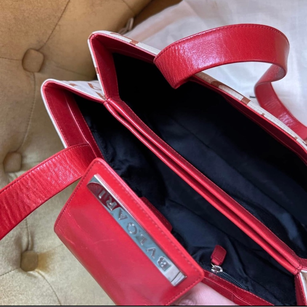 Bulgari Beige and Red Logo Shoulder Bag - Picture 2 of 3